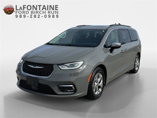 Used 2023 Chrysler Pacifica Limited image 1