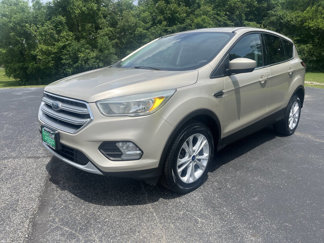 Used 2017 Ford Escape SE image 1
