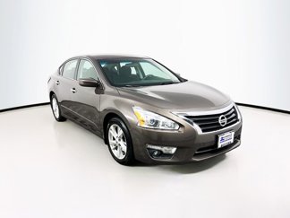 Used 2015 Nissan Altima 2.5 SV image 1