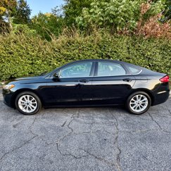 Used 2020 Ford Fusion SE image 1