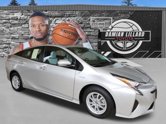 Used 2016 Toyota Prius Four image 1