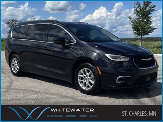 Used 2022 Chrysler Pacifica Touring-L image 1