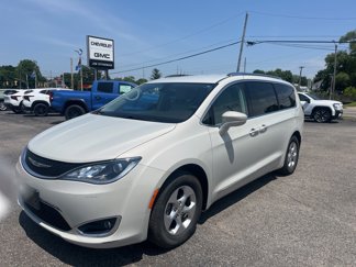 Used 2017 Chrysler Pacifica Touring-L Plus image 1