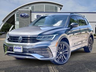 Used 2022 Volkswagen Tiguan SE R-Line image 1