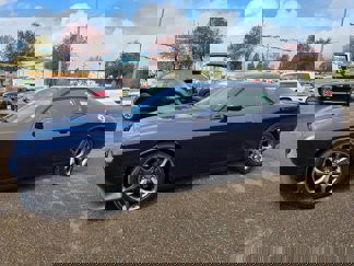 Used 2016 Dodge Challenger SXT image 1