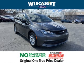 Used 2023 Chrysler Voyager LX image 1