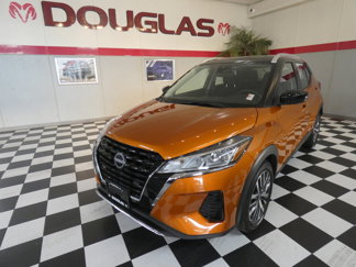 Used 2023 Nissan Kicks SV image 1