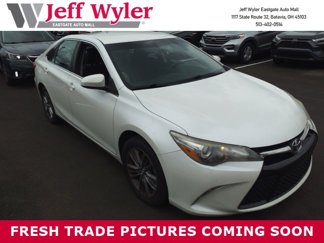 Used 2017 Toyota Camry SE image 1
