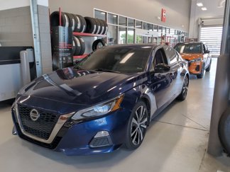 Used 2020 Nissan Altima 2.5 SR image 1
