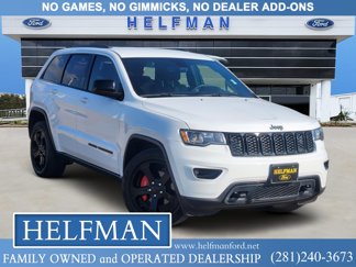 Used 2019 Jeep Grand Cherokee Laredo image 1