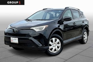 Used 2017 Toyota RAV4 LE image 1