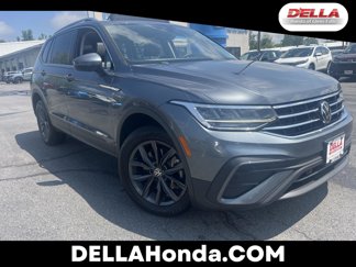 Used 2022 Volkswagen Tiguan SE image 1