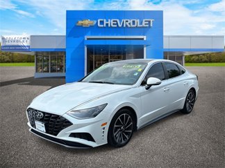 Used 2021 Hyundai Sonata Limited w/ Winter Weather Package image 1