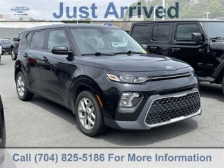 Used 2020 Kia Soul S image 1