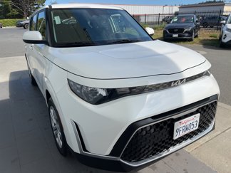 Used 2023 Kia Soul LX image 1
