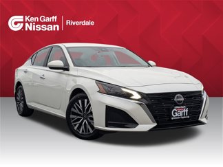 Certified 2023 Nissan Altima 2.5 SV image 1