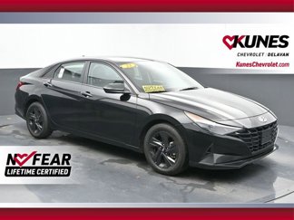 Used 2023 Hyundai Elantra SEL image 1