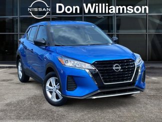 New 2025 Nissan Kicks Play S image 1