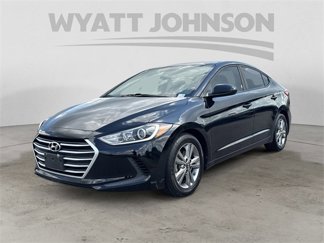 Used 2017 Hyundai Elantra SE image 1