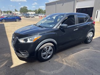 Used 2020 Nissan Kicks S image 1