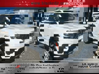 New 2025 Jeep Grand Cherokee Laredo w/ Luxury Tech Group I image 1