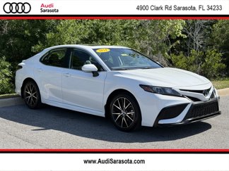 Used 2024 Toyota Camry SE image 1