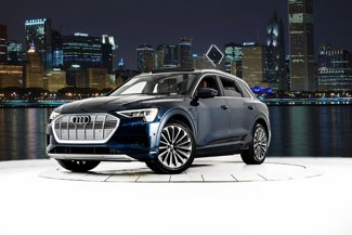Used 2019 Audi e-tron Prestige w/ Prestige Package image 1