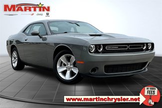 Used 2023 Dodge Challenger SXT image 1