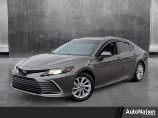 Used 2022 Toyota Camry LE image 1
