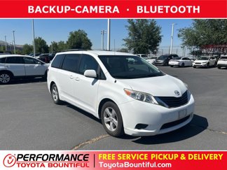 Used 2011 Toyota Sienna LE image 1