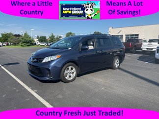 Used 2020 Toyota Sienna LE image 1