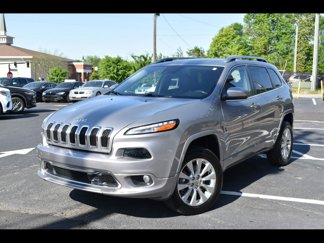 Used 2017 Jeep Cherokee Overland w/ Technology Group image 1