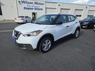 Used 2020 Nissan Kicks S image 1