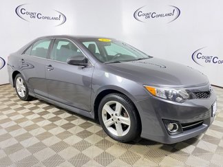Used 2012 Toyota Camry SE image 1