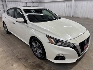 Used 2022 Nissan Altima 2.5 SL image 1