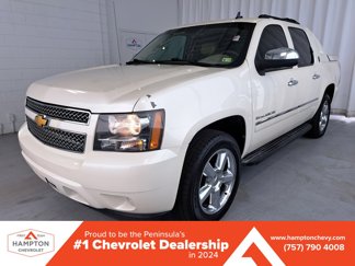 Used 2013 Chevrolet Avalanche LTZ image 1