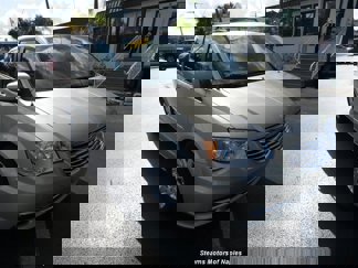 Used 2015 Chrysler Town & Country Touring image 1