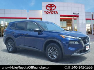 Used 2023 Nissan Rogue S image 1