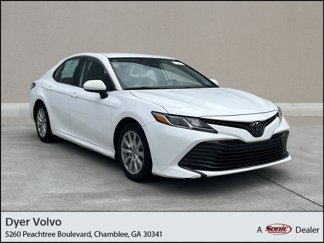 Used 2019 Toyota Camry LE image 1