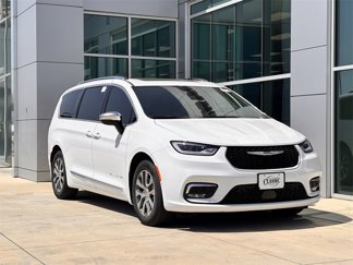 New 2025 Chrysler Pacifica Pinnacle image 1