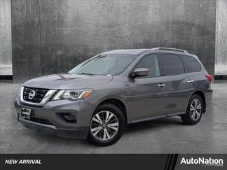 Used 2017 Nissan Pathfinder S image 1