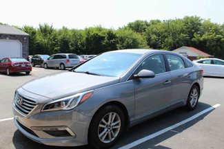 Used 2015 Hyundai Sonata SE image 1