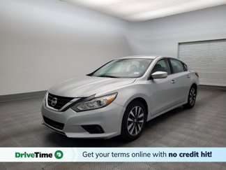 Used 2017 Nissan Altima 2.5 SV image 1