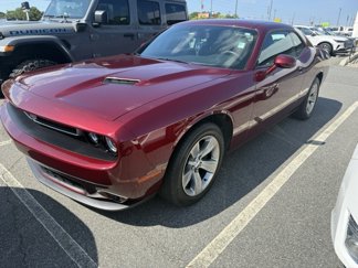 Used 2020 Dodge Challenger SXT image 1
