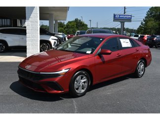 New 2025 Hyundai Elantra SE image 1