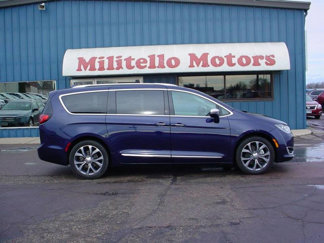 Used 2017 Chrysler Pacifica Limited image 1