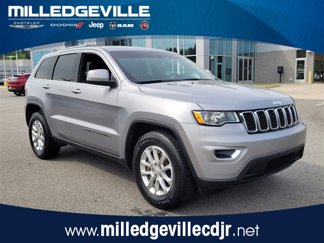 Used 2021 Jeep Grand Cherokee Laredo image 1