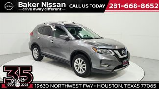 Used 2017 Nissan Rogue SV image 1