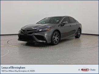 Used 2022 Toyota Camry SE image 1