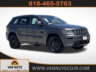 Used 2021 Jeep Grand Cherokee Laredo X image 1